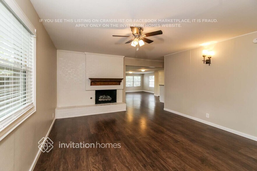 Building Photo - 920 S Waterview Dr