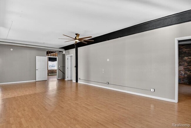 Building Photo - 1104 4th St