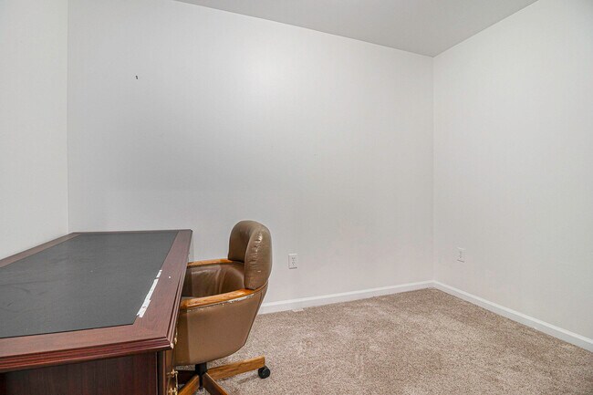 Building Photo - 1304 N Bay Dr