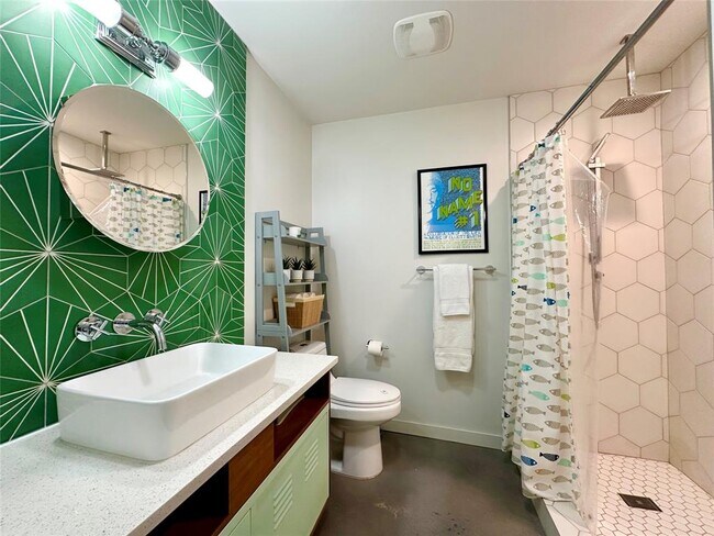 Building Photo - 2707 Ashdale Dr