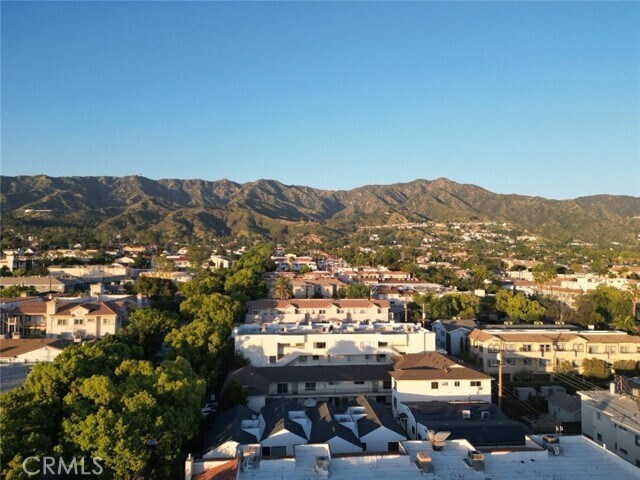 Building Photo - 534 E San Jose Ave