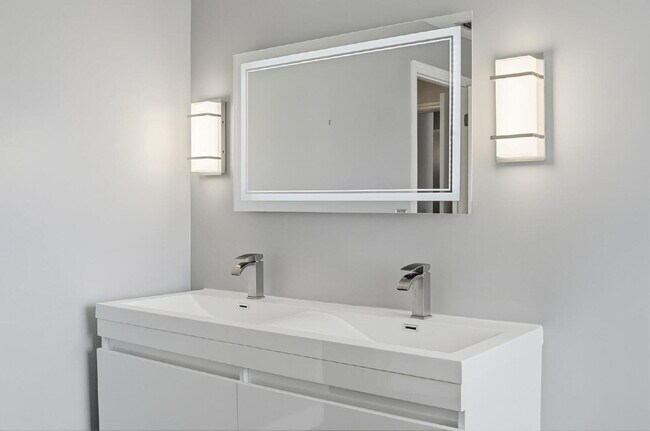 Building Photo - "Charming 3-Bedroom Home with 2 Full Baths and 2032 Sq Ft of Comfort in Palm Coast!"