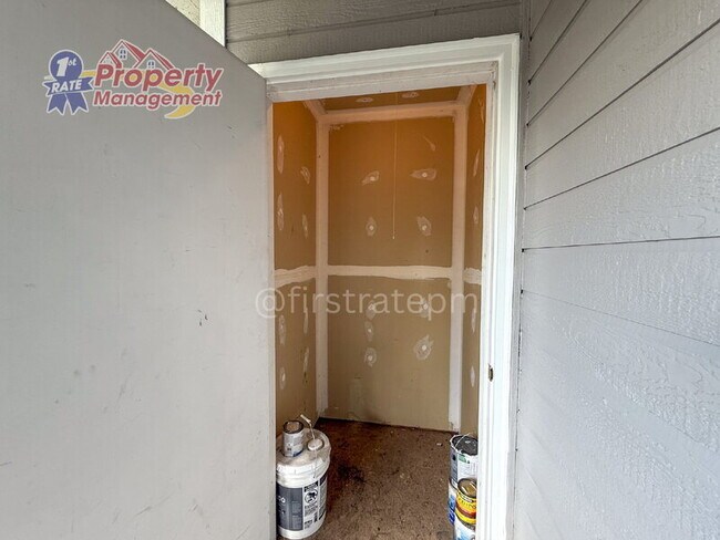 Building Photo - 5651 W Dorian Ln