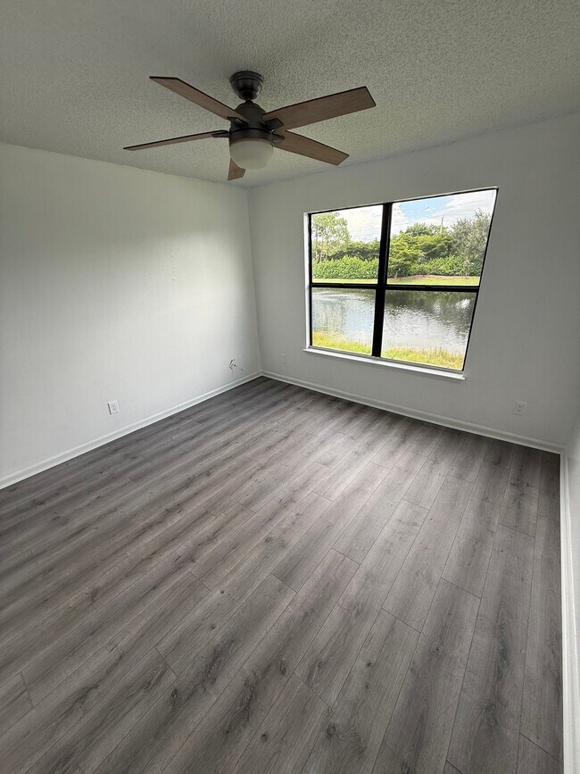 Building Photo - 13565 Eagle Ridge Dr
