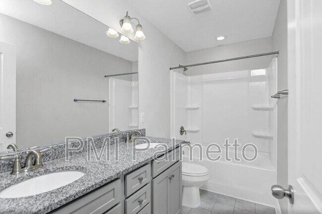 Building Photo - 318 Stillington St