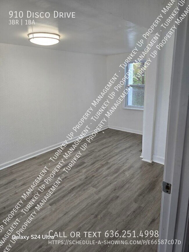 Building Photo - 910 Disco Dr