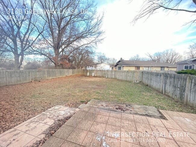 Building Photo - 3130 Greenway Chase Dr