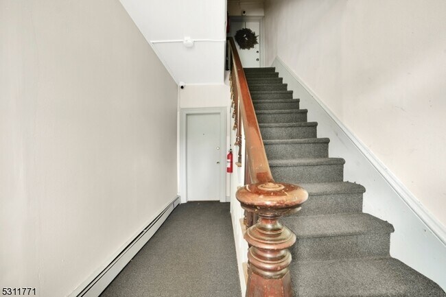 Building Photo - 27 Brighton Rd