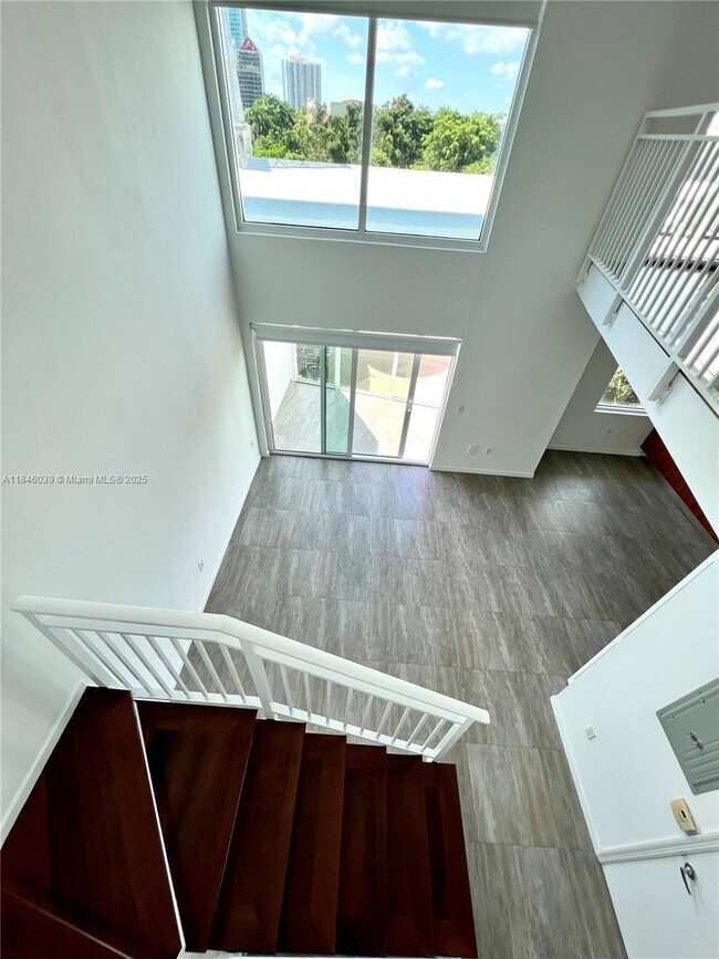 Building Photo - 1650 Brickell Ave