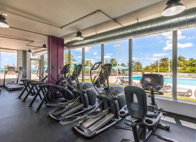 Building Photo - 100 Lincoln Rd