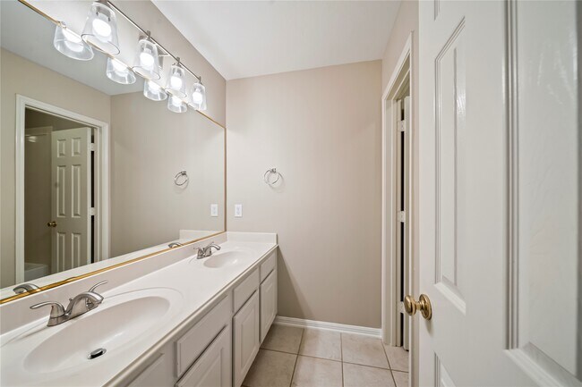 Building Photo - 22519 Diamond Shore Ct