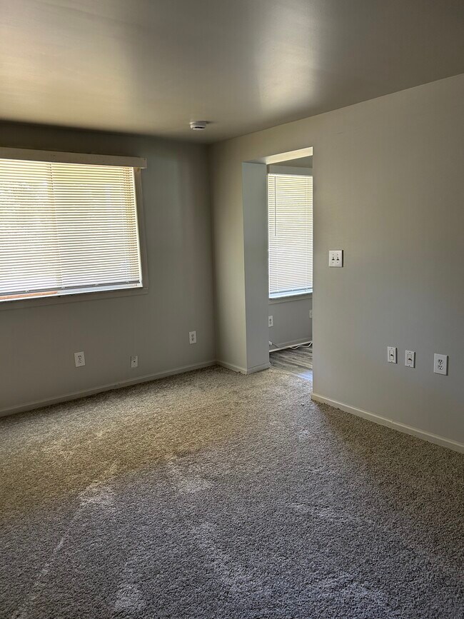 Building Photo - Brookside