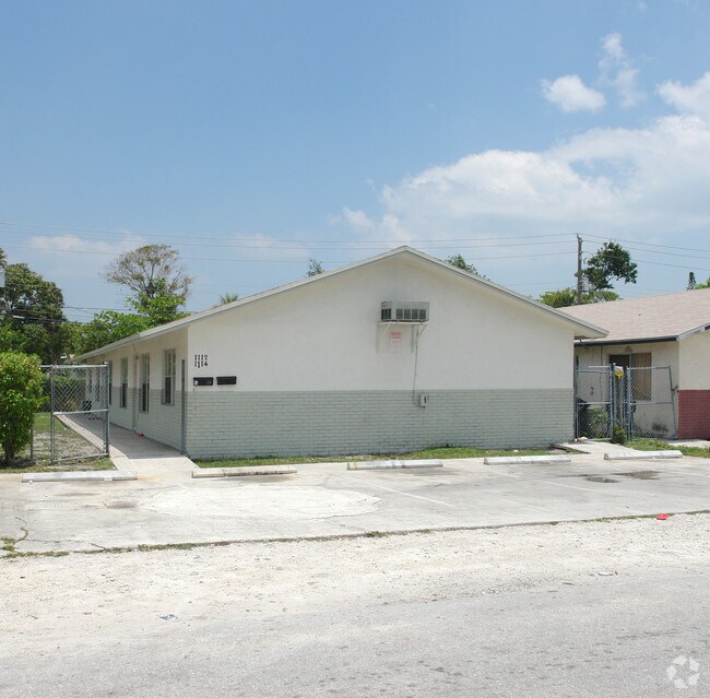 Building Photo - 1114-1114 NW 8th Ave
