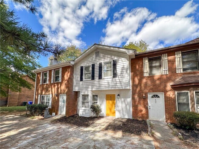 Building Photo - 639 Hunting Creek Ln SE