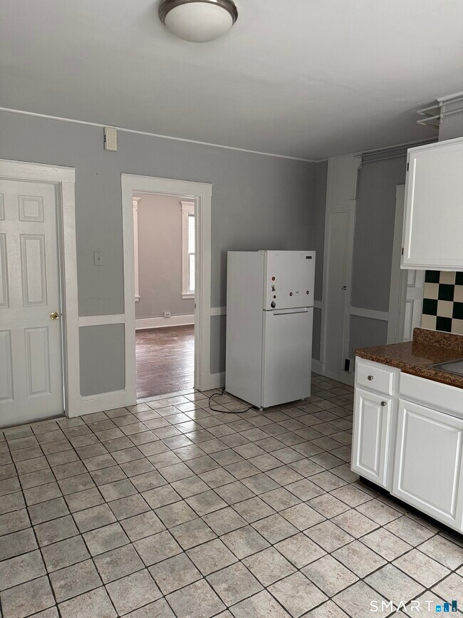 Building Photo - 165 Adelaide St