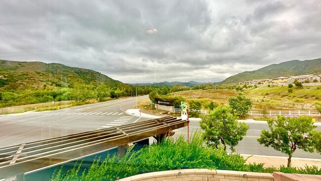 Building Photo - Beautiful Two-Story Home in the Newer Community of Horse Creek Ridge in Fallbrook!