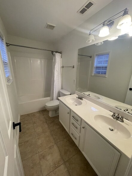 Building Photo - 2133 Cason Ln
