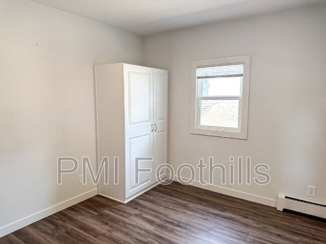 Building Photo - 825 E Dartmouth Ave