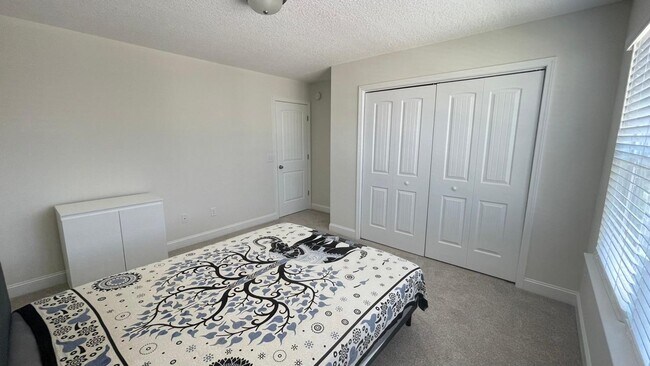Building Photo - THIS IS A MUST SEE!!!!!  MOVE IN SPECIAL $...