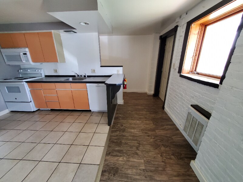 Building Photo - 70 Market St