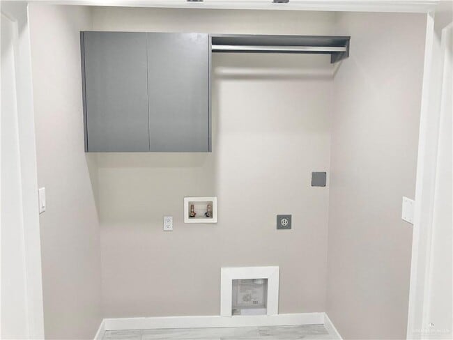 Building Photo - 40 Corales St