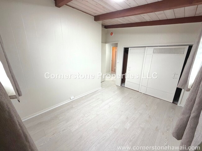 Building Photo - 1558 Hoonipo St