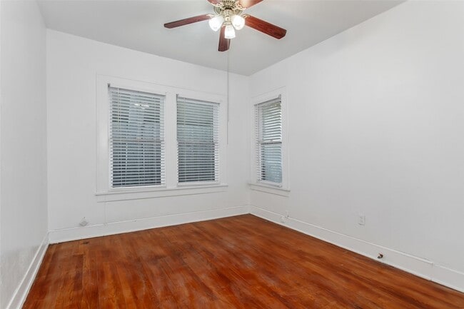 Building Photo - 5708 Live Oak St