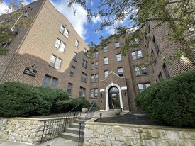 Building Photo - Victoria Arms Apartments