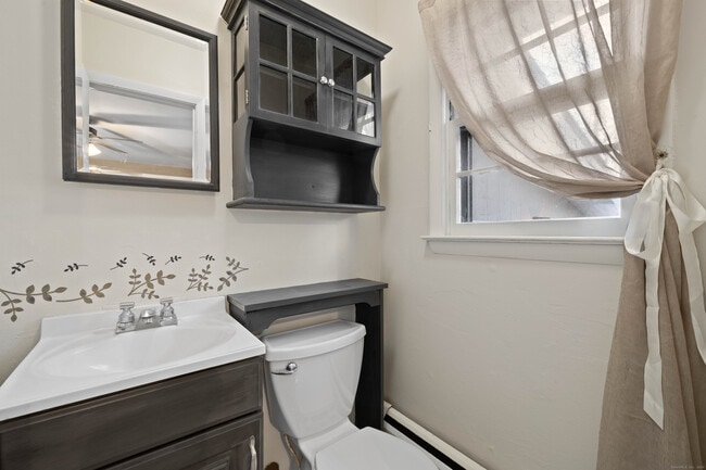 Building Photo - 15 Egypt Ln