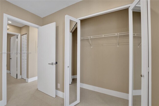 Building Photo - 1361 Springside Dr