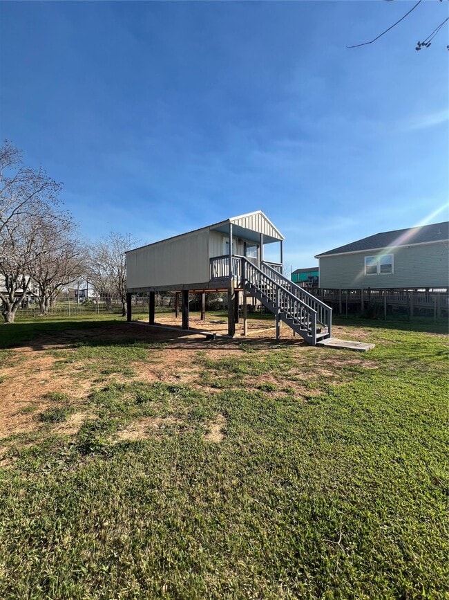 Building Photo - 323 17th St