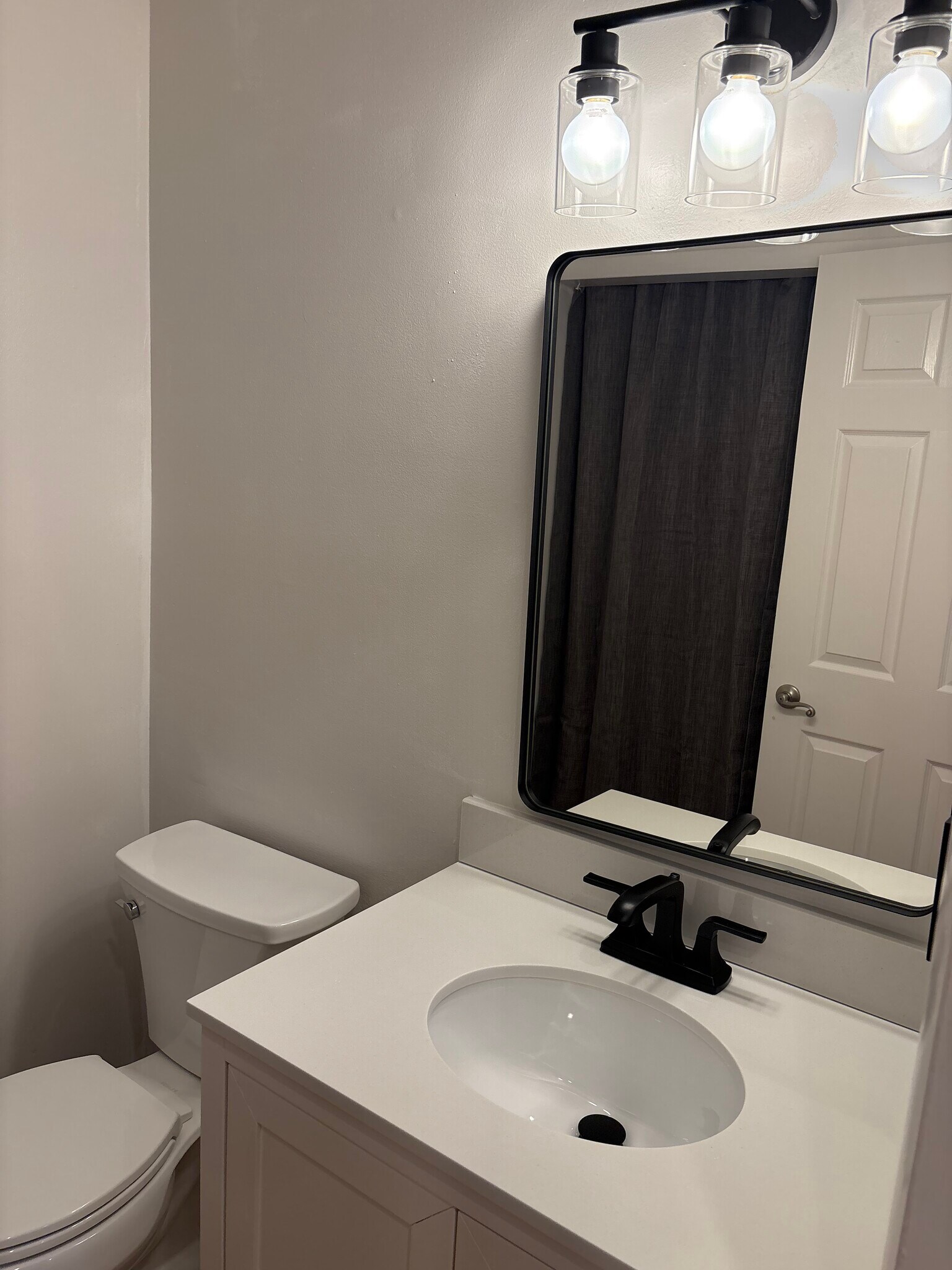 Building Photo - 1017 Beechwood Pl