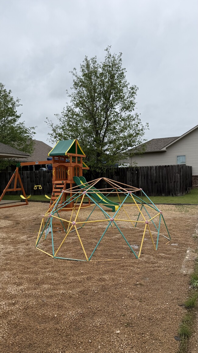 Building Photo - 219 Fox Chase Cir