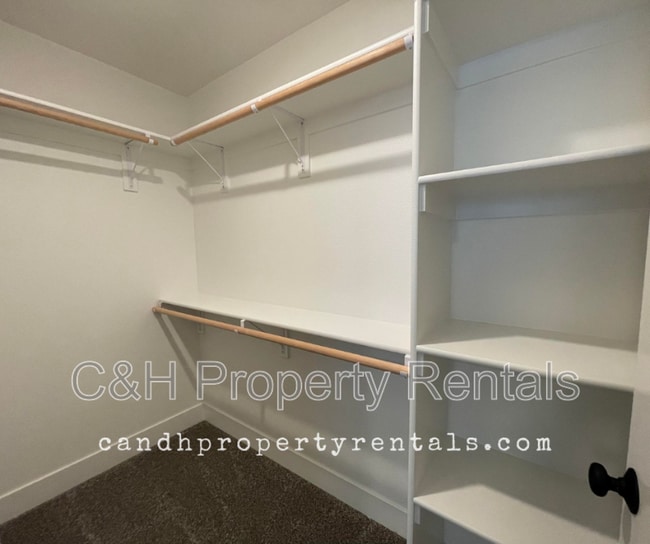 Building Photo - 6077 Northstead Ave
