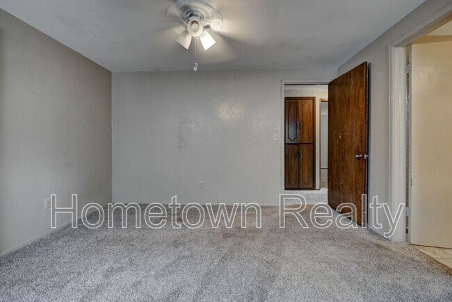 Building Photo - 7301 Edenborough Dr