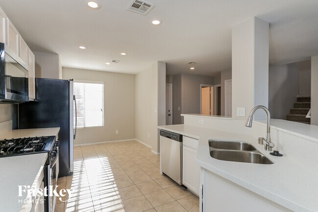Building Photo - 5576 Summer Joy St