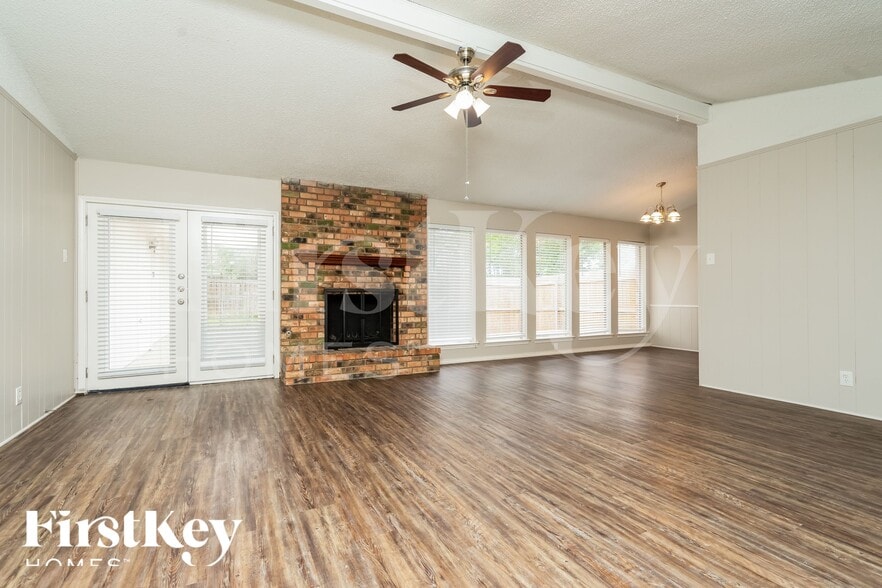 Building Photo - 635 Truman Ct