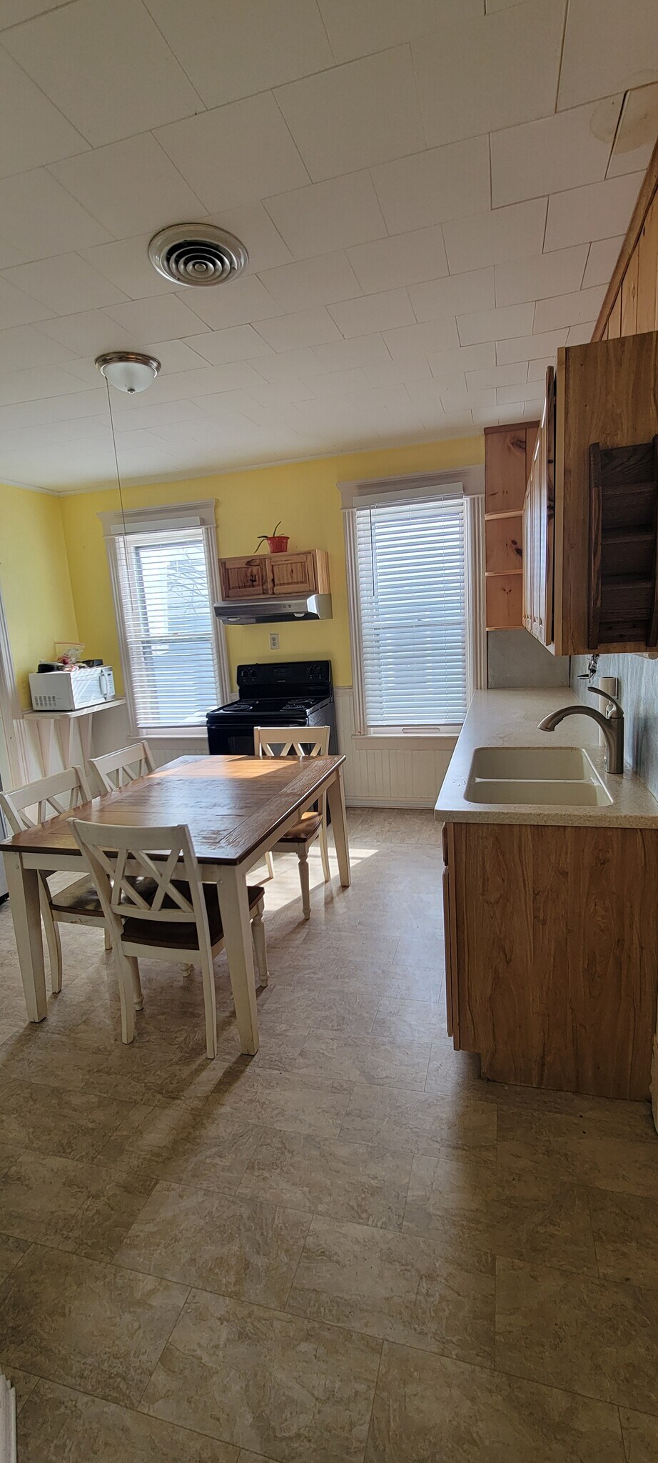 Building Photo - 23 Lexington Ave