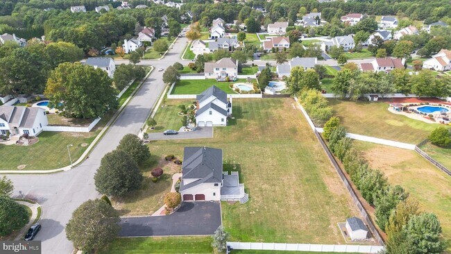 Building Photo - 27 Samantha Dr