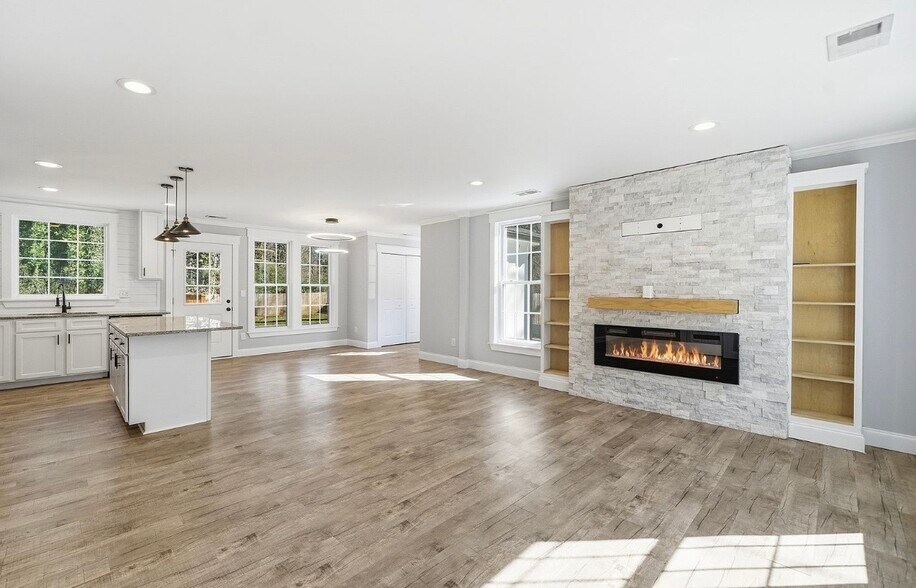 Building Photo - 445 Arnold Ave