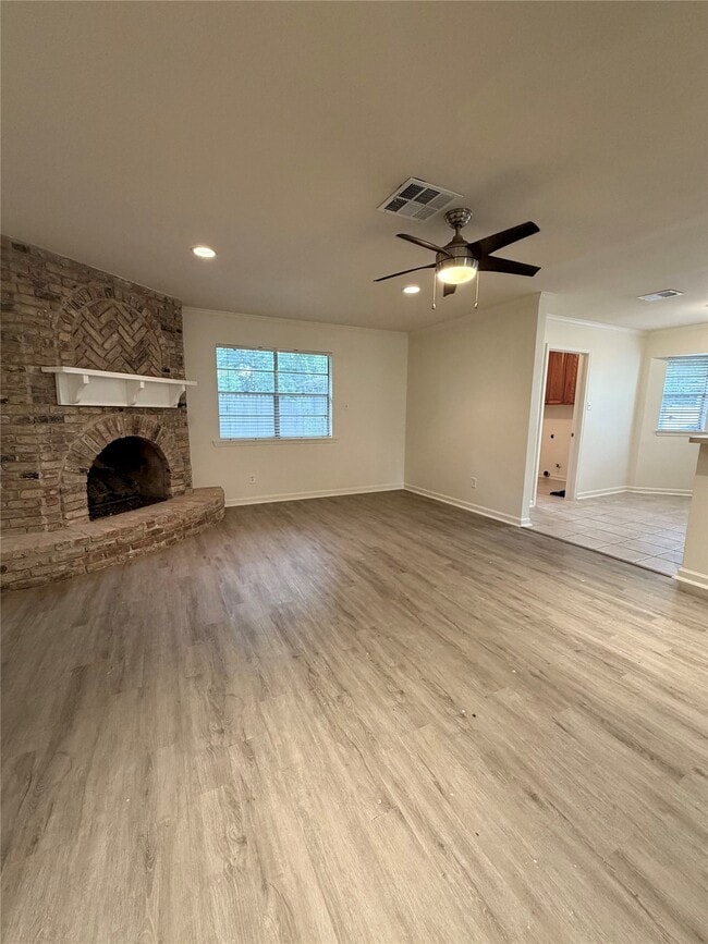 Building Photo - 5422 Winding Way Dr