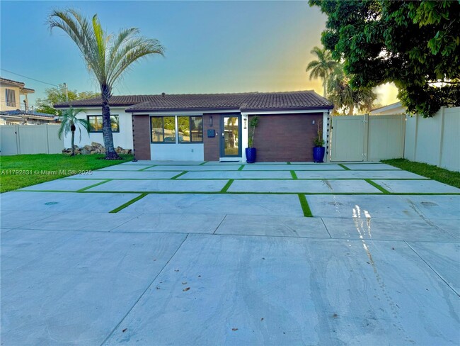 Building Photo - 1831 SW 23rd Ave