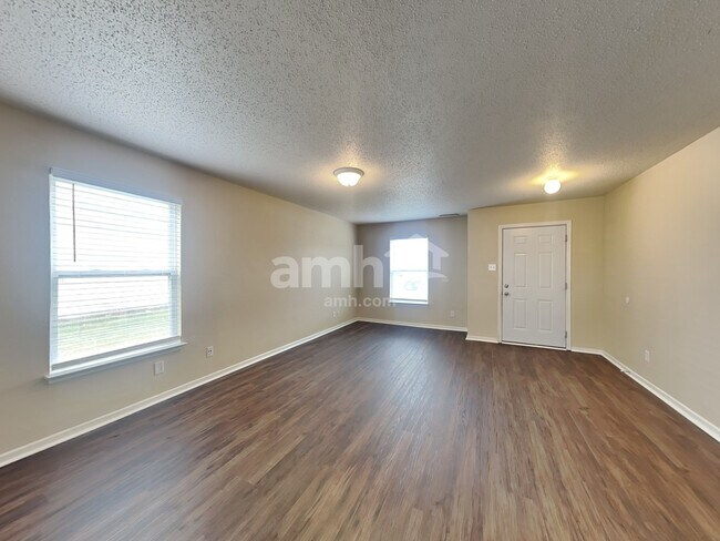 Building Photo - 536 Runnymede Ct