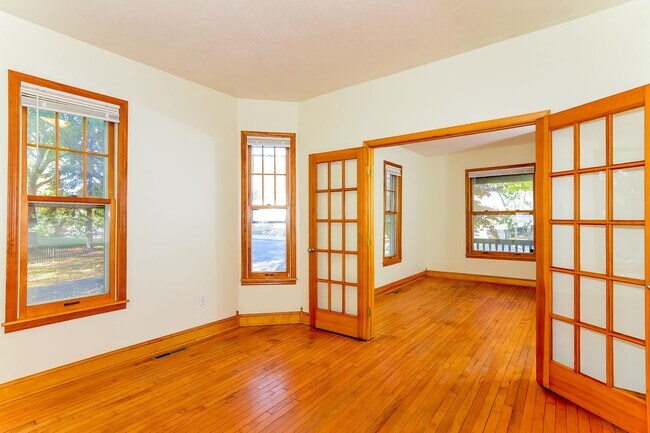 Building Photo - 440-442 4th Street NE