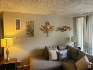 Building Photo - 6305 Green Valley Cir