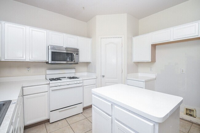 Building Photo - 5214 Mountain Forest Dr