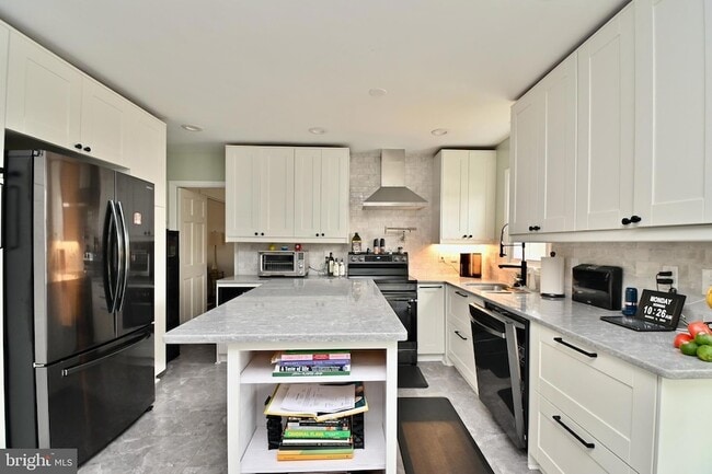 Building Photo - 6431 Forest Rd