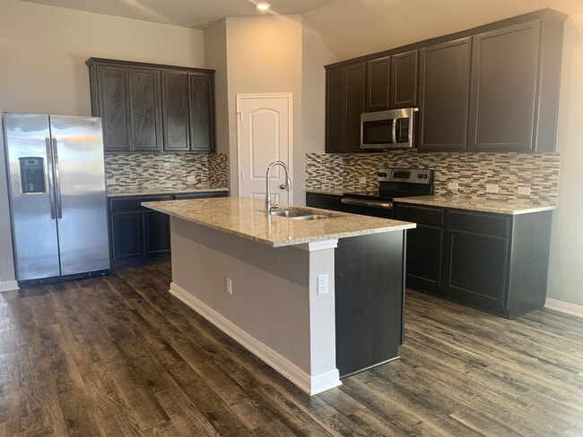 Building Photo - 8302 Pleasant Trail Dr
