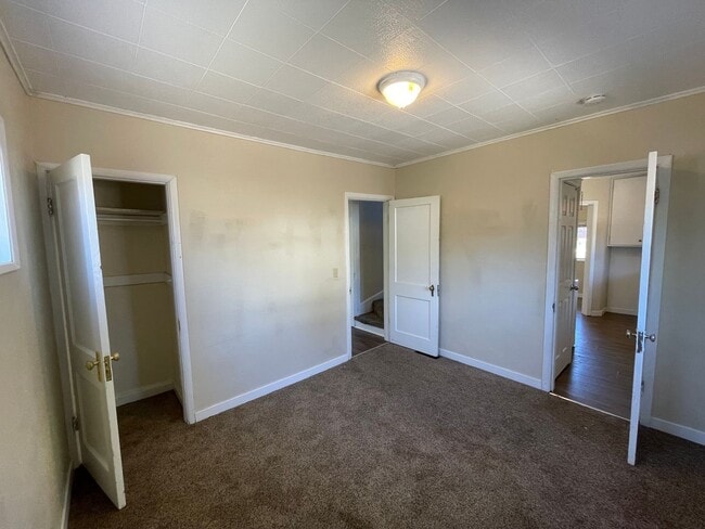 Building Photo - Charming 3bdrm, 1 bath house with fenced y...