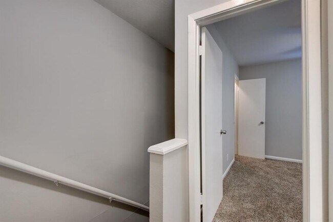 Building Photo - 303 W 40th St